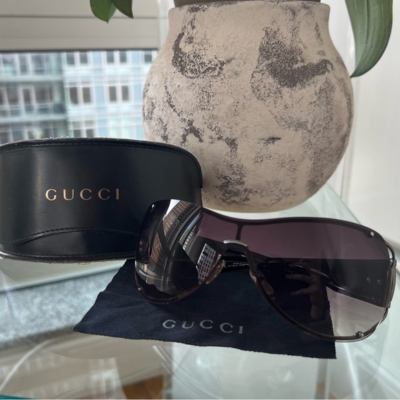 Gucci Sunglasses - Picture 1 of 2